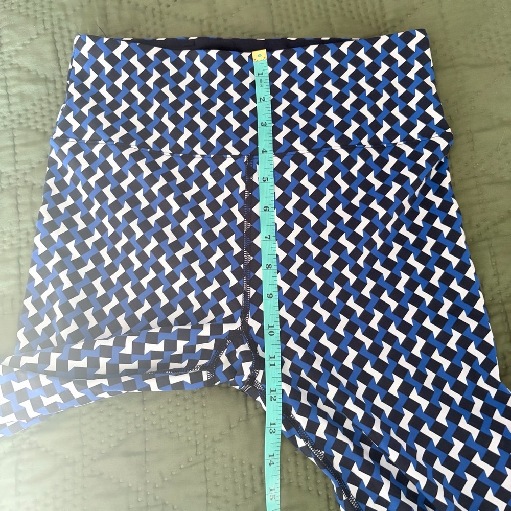 Lou & Grey Mod Geo High Rise Performance Leggings - Picture 6 of 8